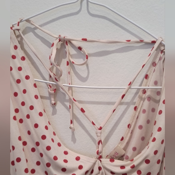 Cream with red polka dot top - Picture 3 of 4
